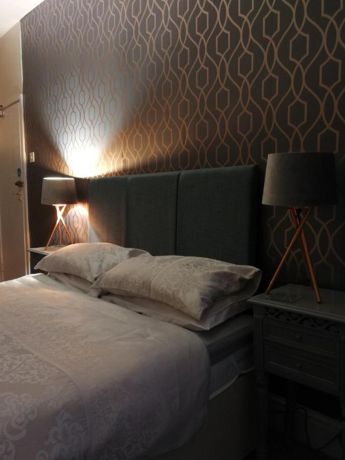 Wavecrest Hotell Holyhead Exteriör bild
