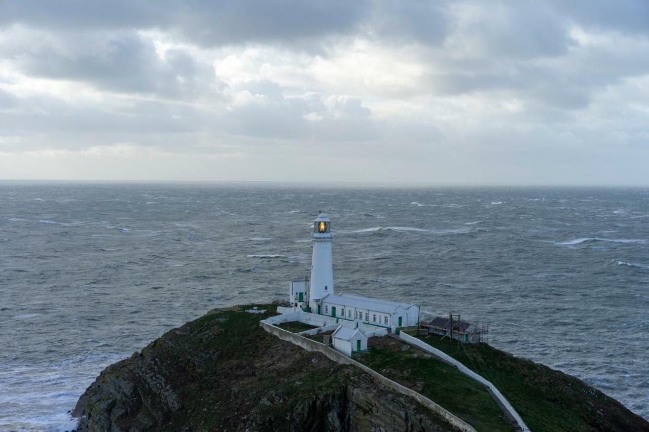 Wavecrest Hotell Holyhead Exteriör bild